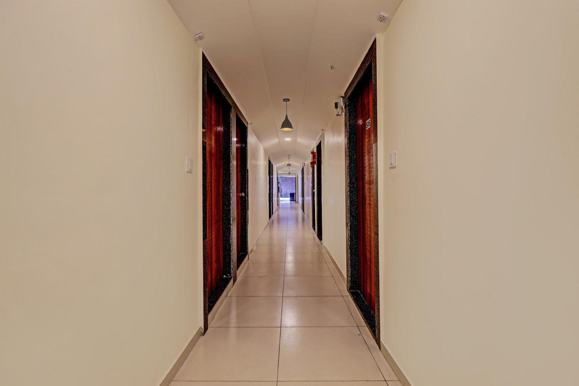אחמדאבאד Hotel O Alexa מראה חיצוני תמונה